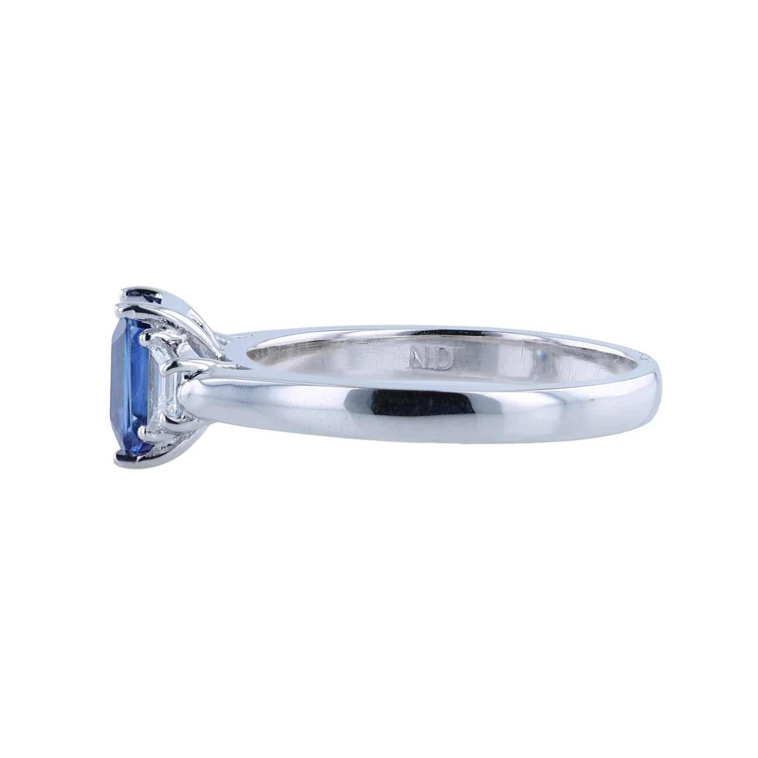 14K 1.49ct Sapphire and Diamond Three Stone Ring - Image 2