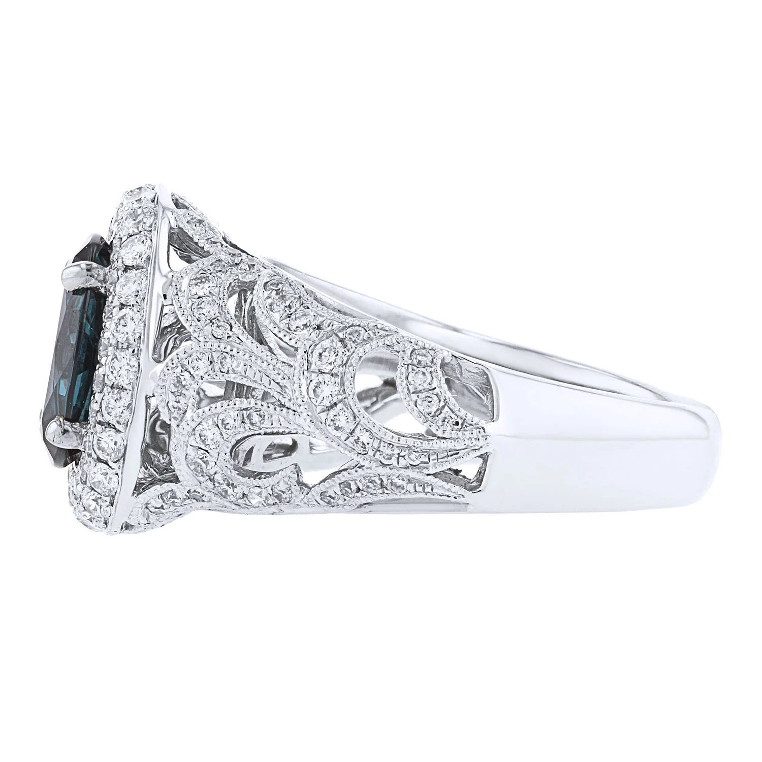 18K 1.75ct Alexandrite and Diamond Halo Ring - Image 3