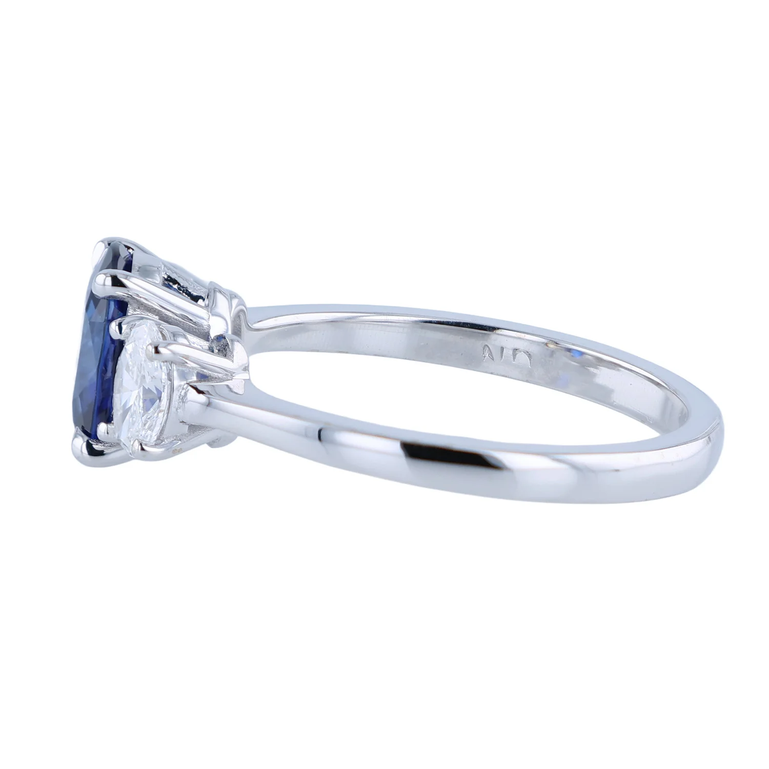 18KW 1.42ct Sapphire and Diamond Three Stone Ring - Image 2