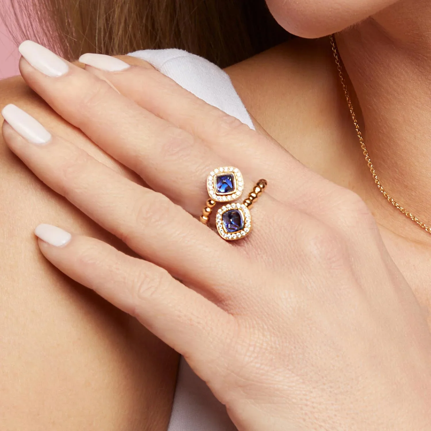 Gumuchian 18K 2.57ctw Blue Sapphire and Diamond Crossover Ring - Image 2