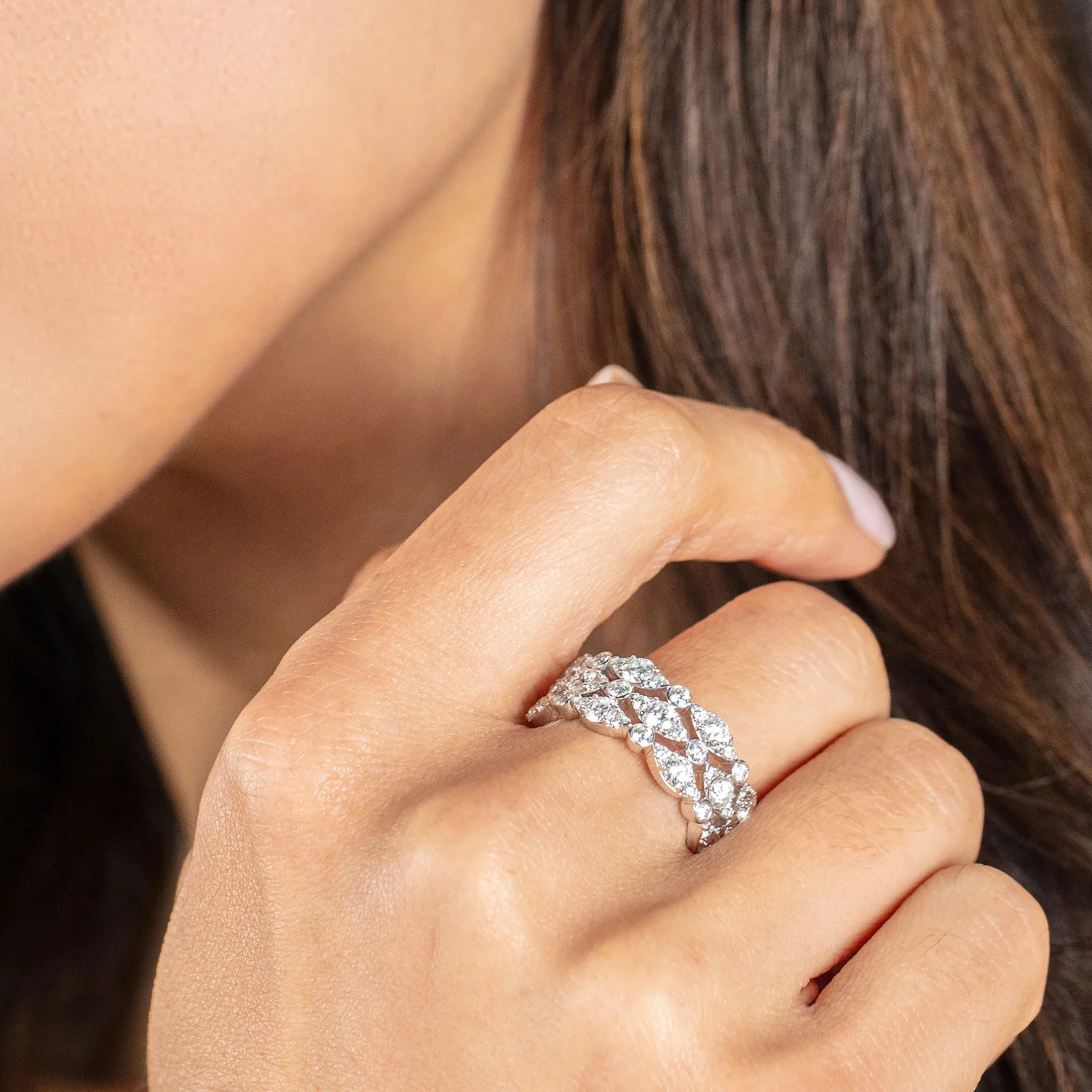 Hearts On Fire 18K Bezel Regal Triple Diamond Ring - Image 4