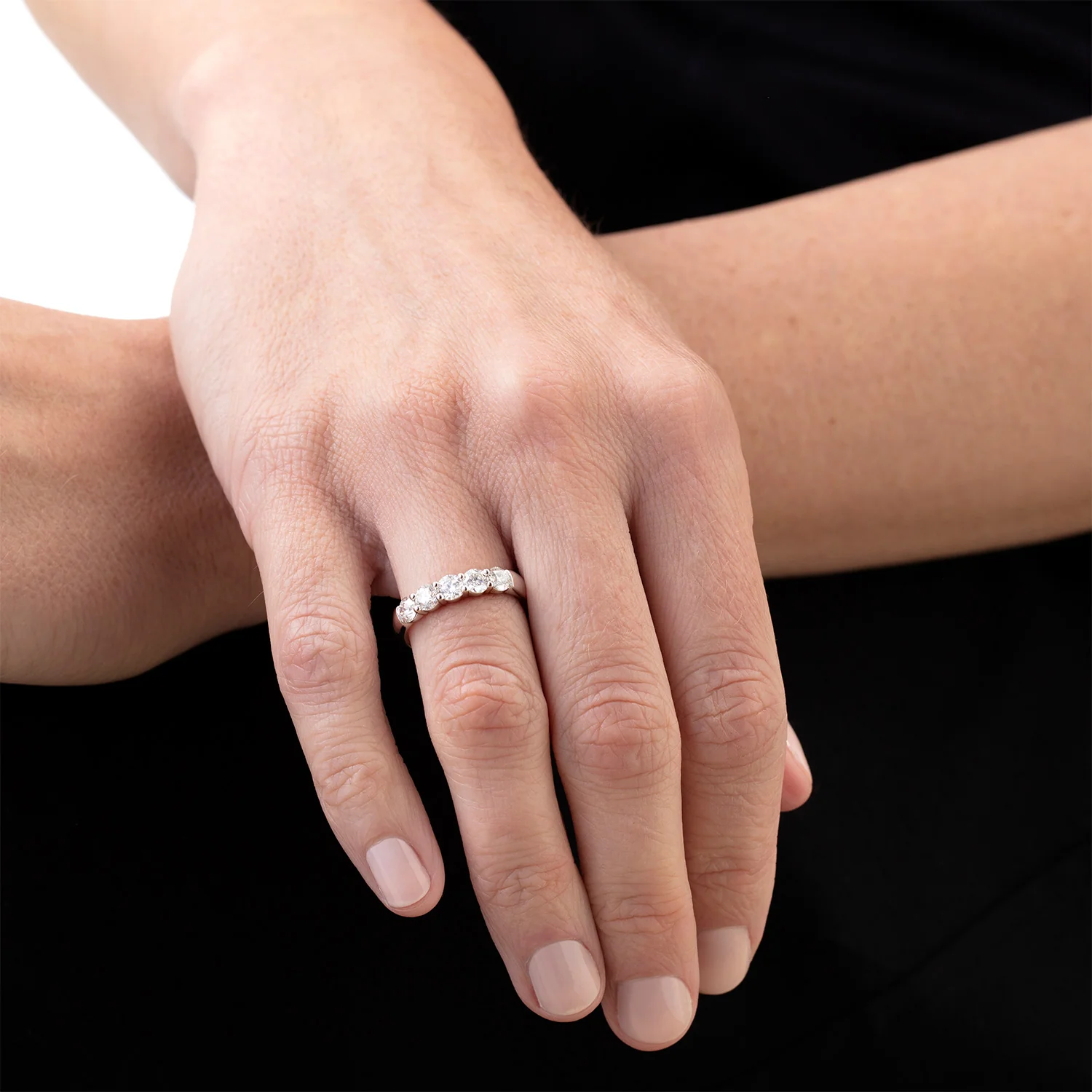 Hearts On Fire 18K Signature 5-Stone Diamond Band - 1.60ctw - Image 4