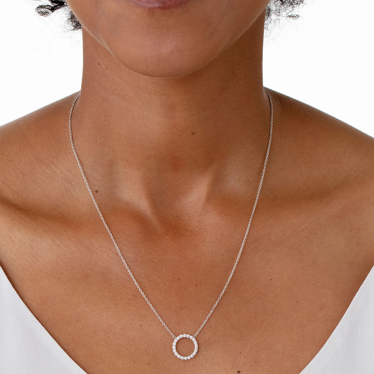 Hearts On Fire 18K Signature Diamond Circle Pendant - Medium - Image 4