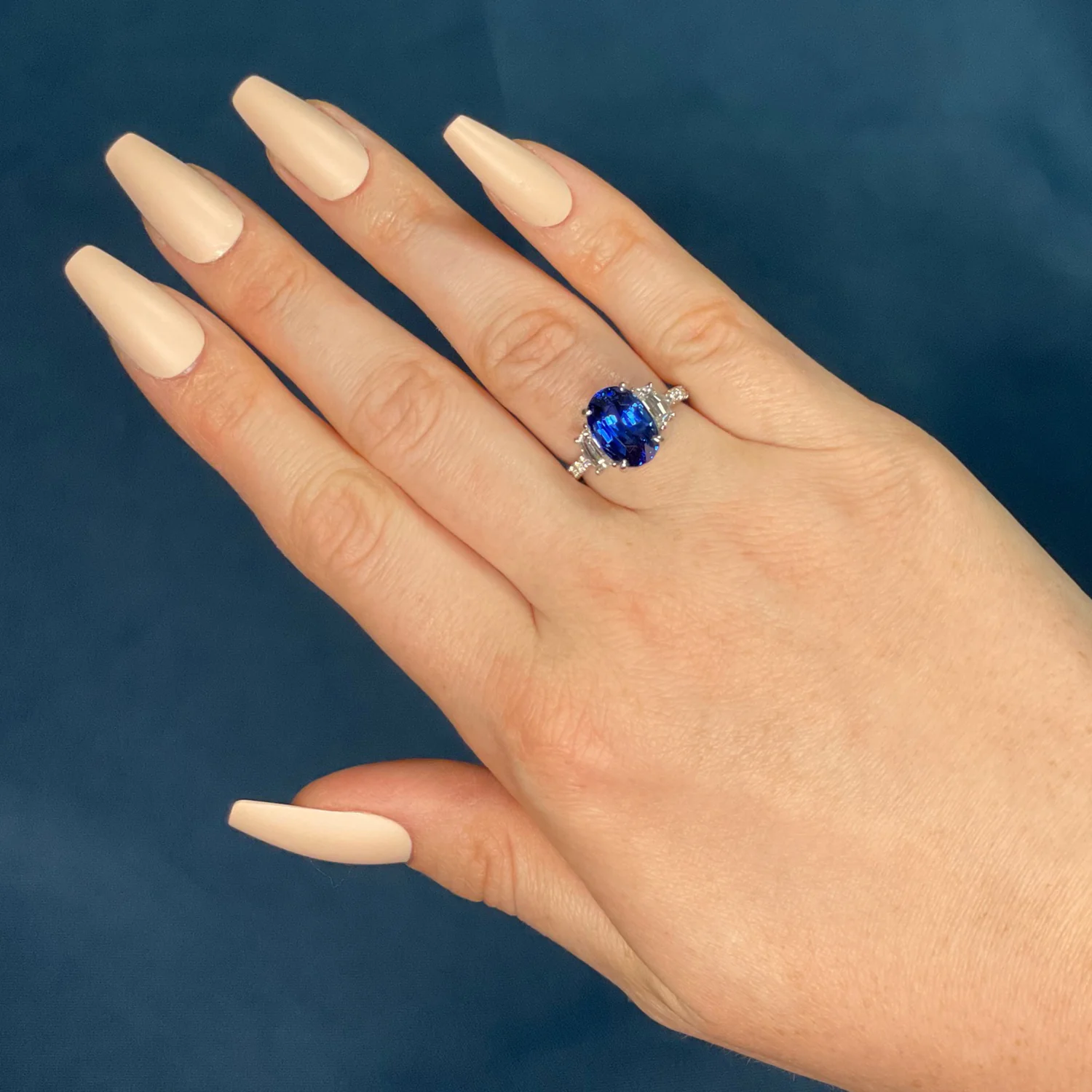 Platinum 5.33ct Blue Sapphire and Diamond Three Stone Ring - Image 4