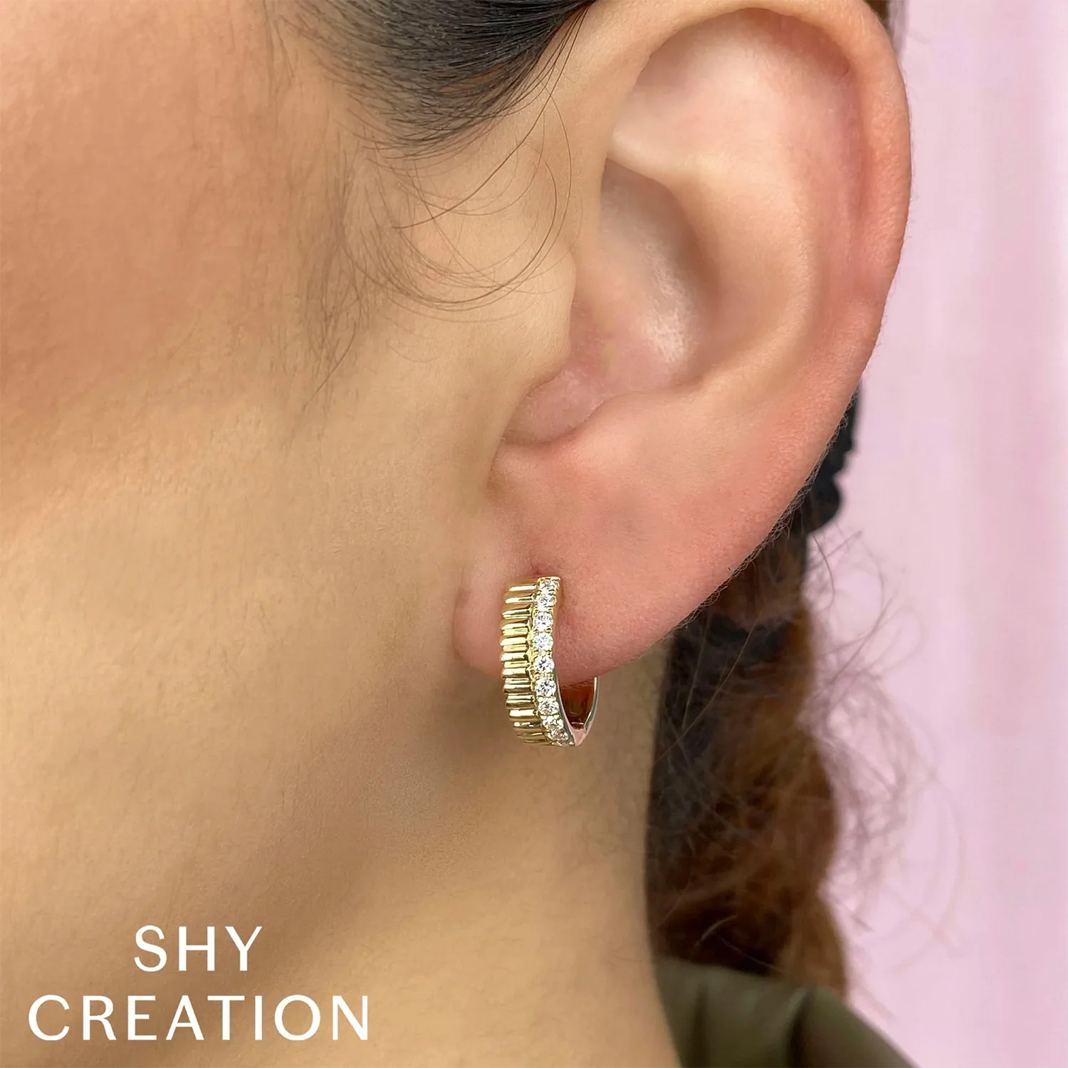 Shy Creation 14K Diamond Ribbed Huggie Earrings - Image 3