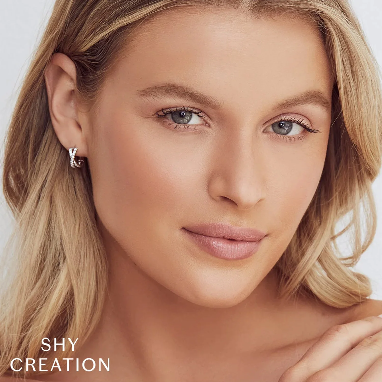 Shy Creation 14K Diamond Twist Huggie Earrings - Image 2