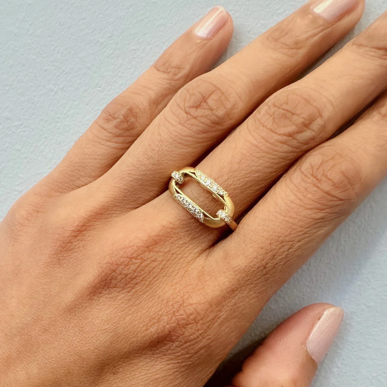 TACORI 18K Crescent Eclipse Diamond Satin Link Ring - Image 3
