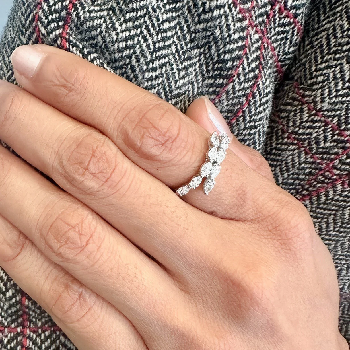 TACORI 18K Stilla Pear Diamond Bypass Ring - Image 3